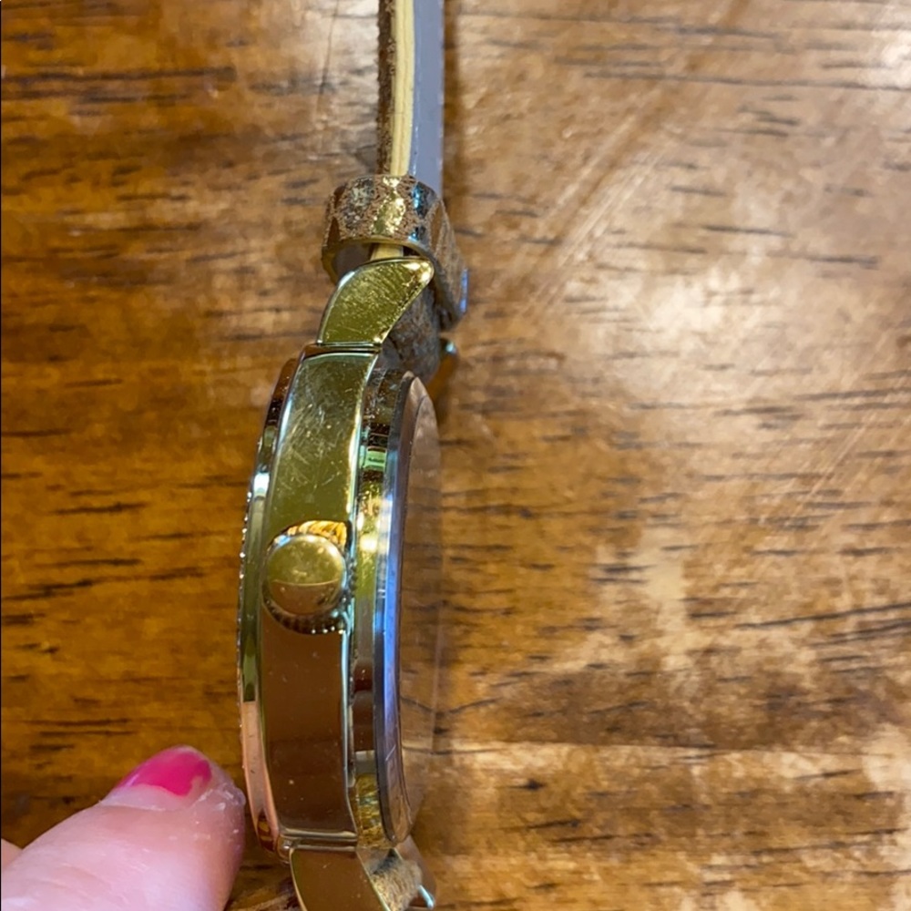 Joan Rivers Gold Watch - Picture 5 of 6